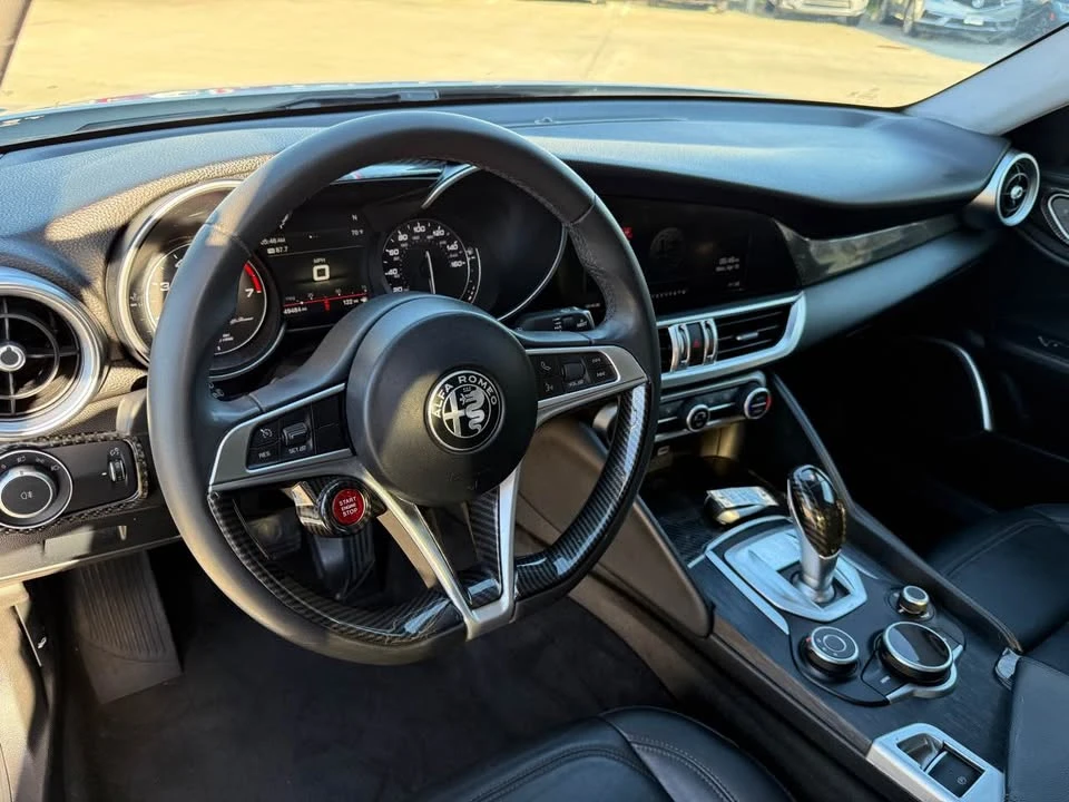 2019 Alfa Romeo Giulia - Image 4 of 5