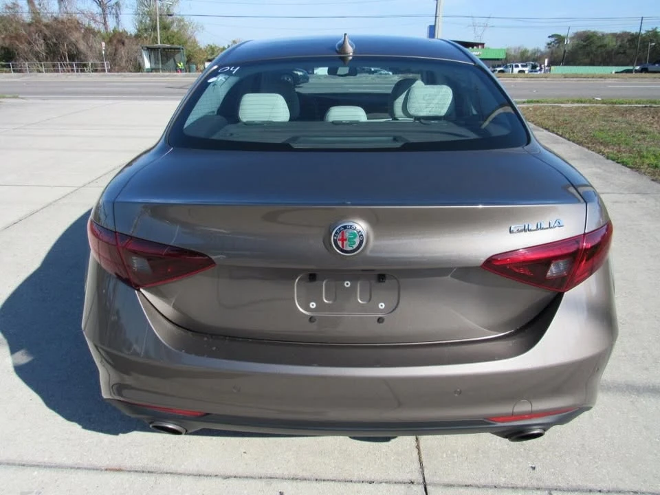2019 Alfa Romeo Giulia - Image 6 of 19