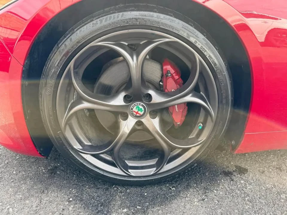 2019 Alfa Romeo Giulia - Image 16 of 18