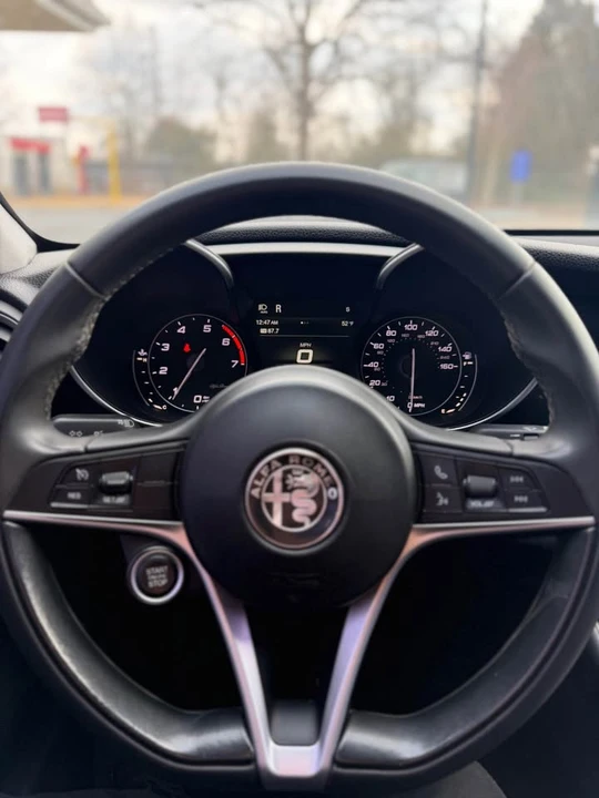 2019 Alfa Romeo Giulia - Image 10 of 13