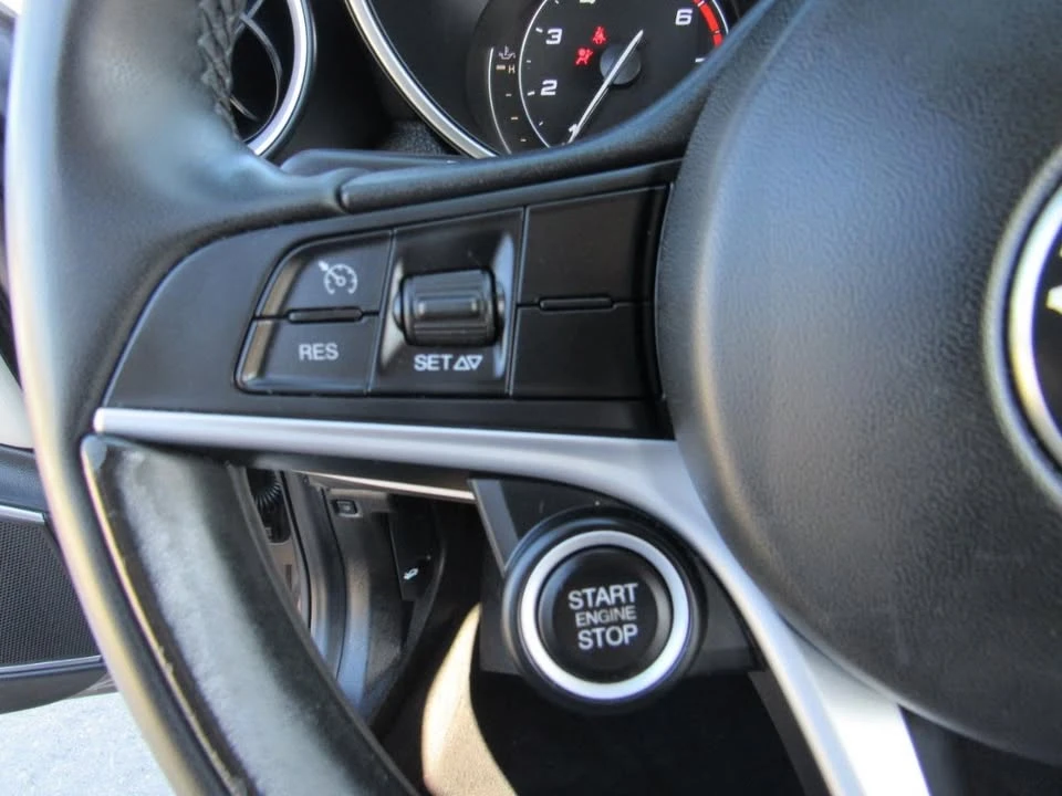2019 Alfa Romeo Giulia - Image 19 of 19