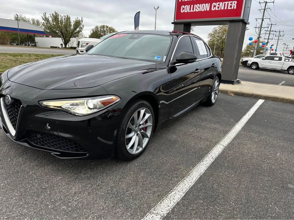 2019 Alfa Romeo Giulia - Image 5 of 14
