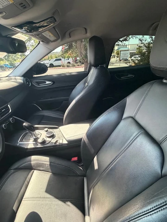 2019 Alfa Romeo Giulia - Image 7 of 8