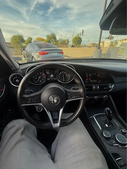 2019 Alfa Romeo Giulia - Image 4 of 8
