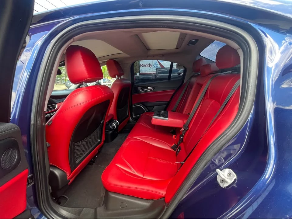 2019 Alfa Romeo Giulia - Image 5 of 8