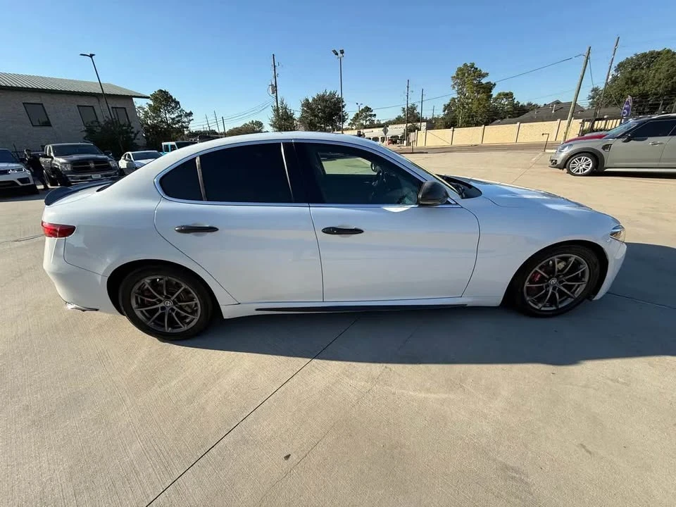 2019 Alfa Romeo Giulia - Image 3 of 5