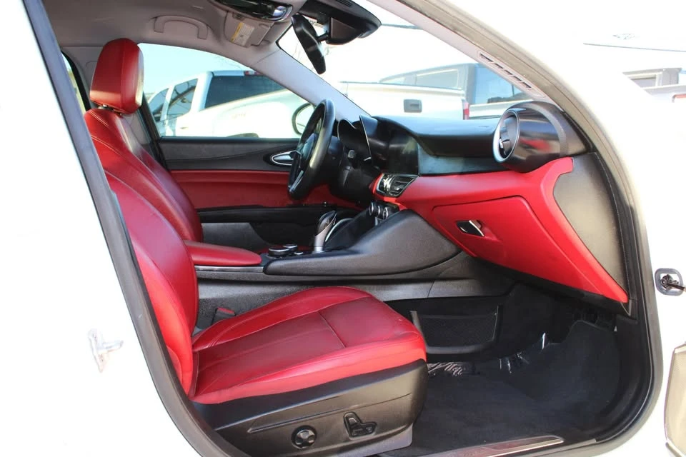 2019 Alfa Romeo Giulia - Image 20 of 20