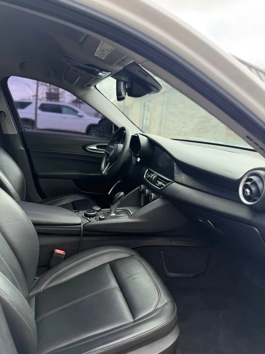 2019 Alfa Romeo Giulia - Image 13 of 13