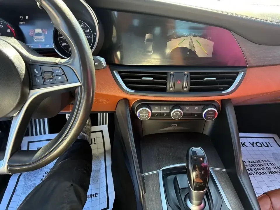 2019 Alfa Romeo Giulia - Image 13 of 17