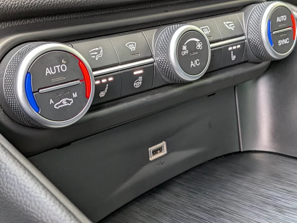 2019 Alfa Romeo Giulia - Image 13 of 14