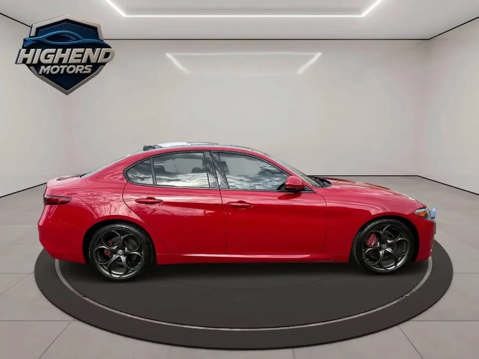 2019 Alfa Romeo Giulia - Image 5 of 12