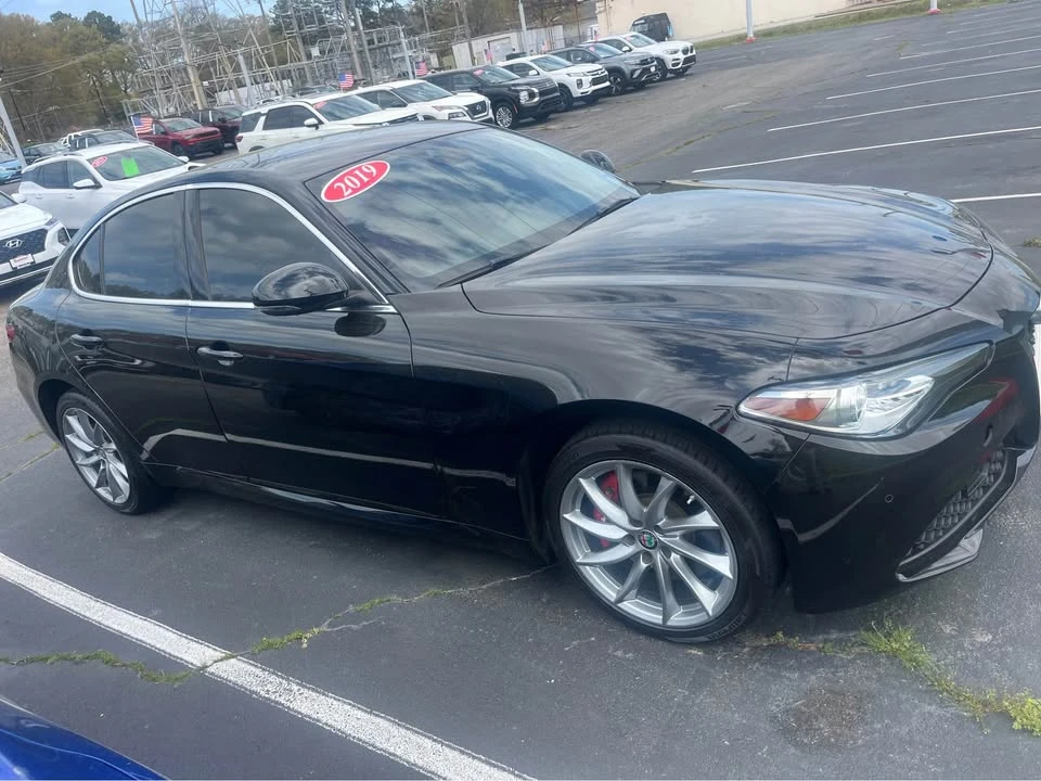 2019 Alfa Romeo Giulia - Image 6 of 10