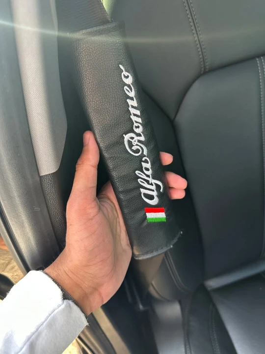 2019 Alfa Romeo Giulia - Image 15 of 19