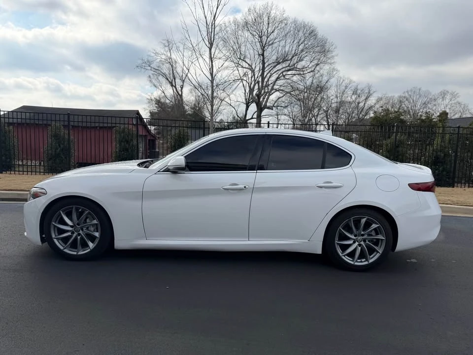 2019 Alfa Romeo Giulia - Image 7 of 13