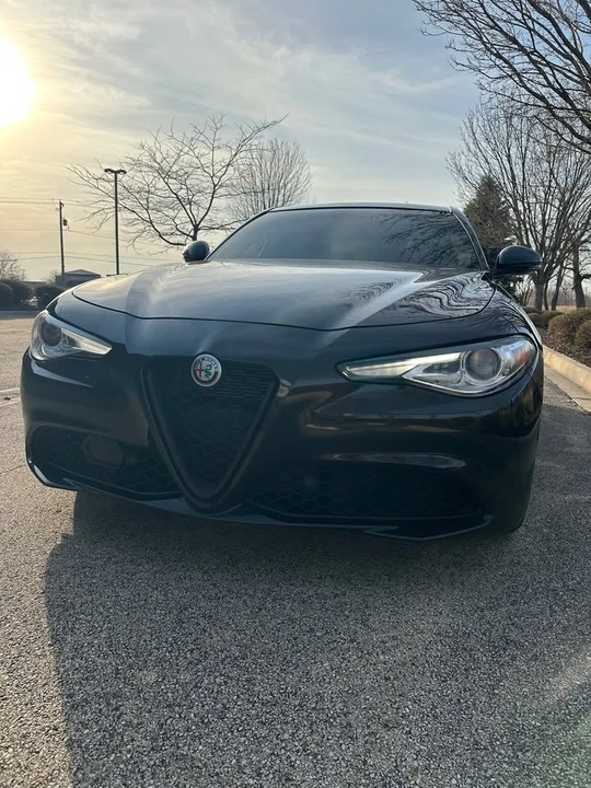 2019 Alfa Romeo Giulia - Image 17 of 19