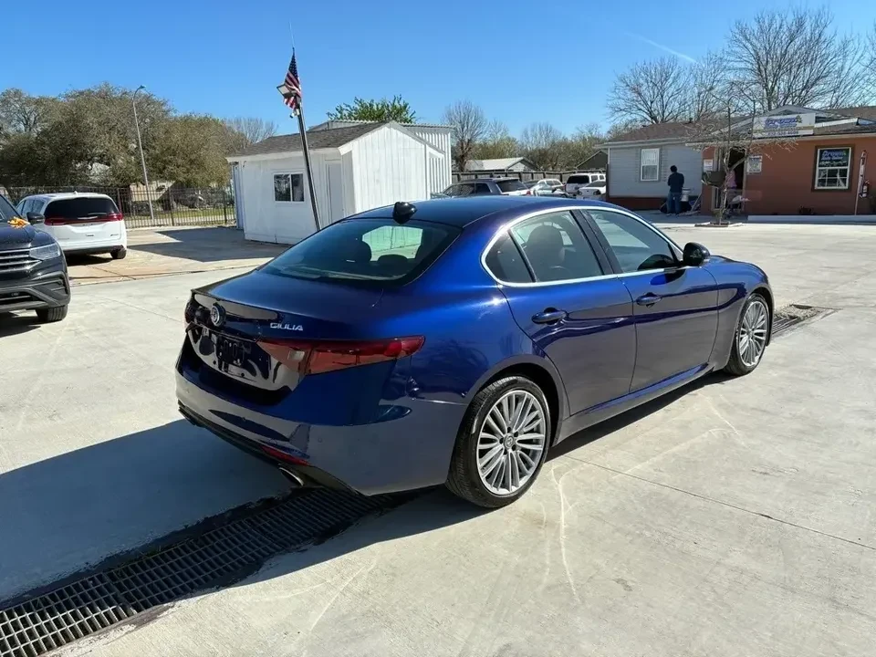 2019 Alfa Romeo Giulia - Image 4 of 16