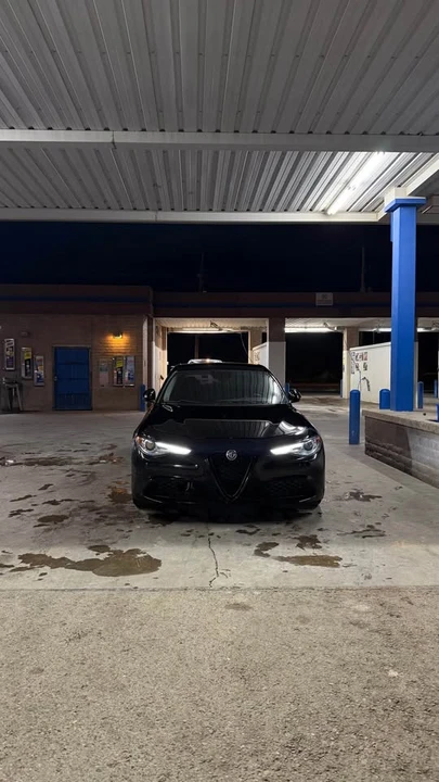 2019 Alfa Romeo Giulia - Image 6 of 8