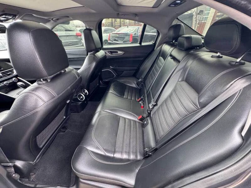 2019 Alfa Romeo Giulia - Image 10 of 16