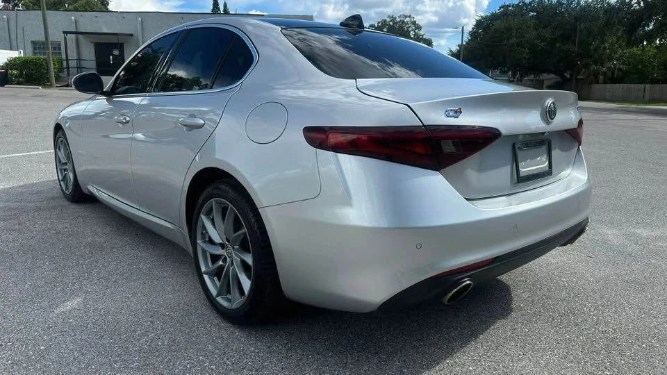 2019 Alfa Romeo Giulia - Image 8 of 11