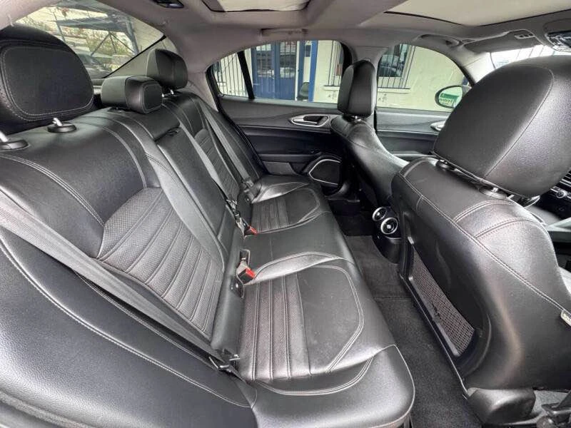 2019 Alfa Romeo Giulia - Image 11 of 16