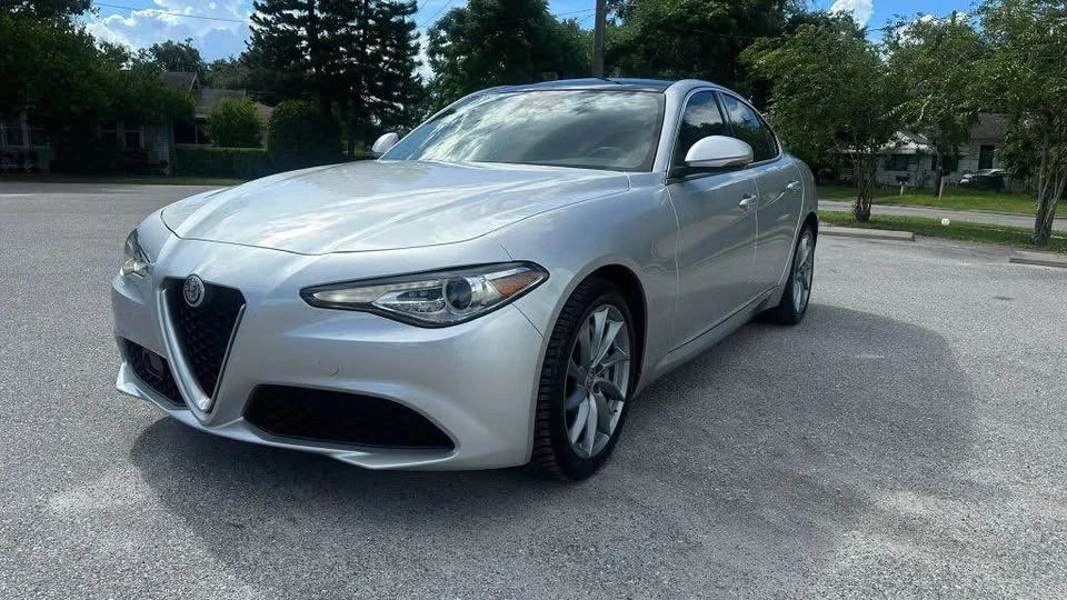 2019 Alfa Romeo Giulia - Image 4 of 11