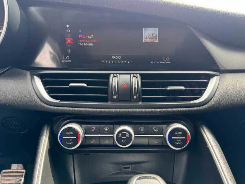 2019 Alfa Romeo Giulia - Image 12 of 16