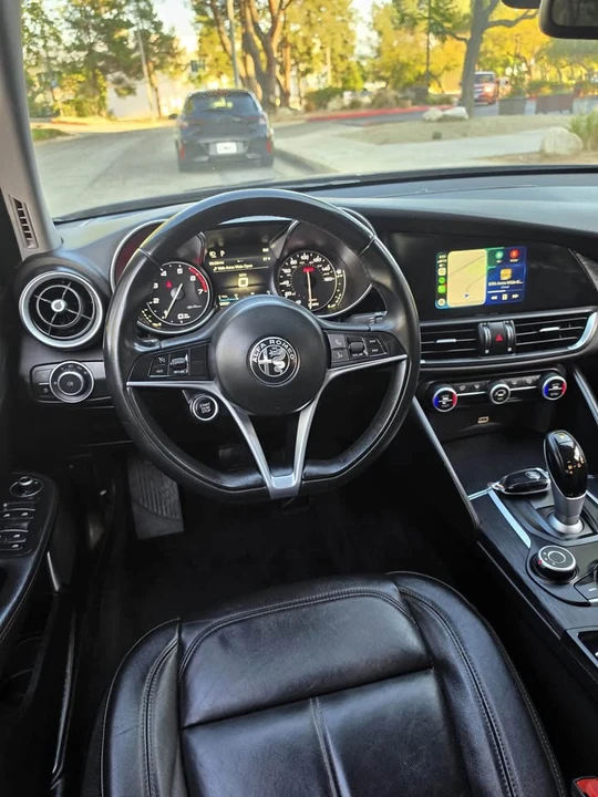 2019 Alfa Romeo Giulia - Image 12 of 19