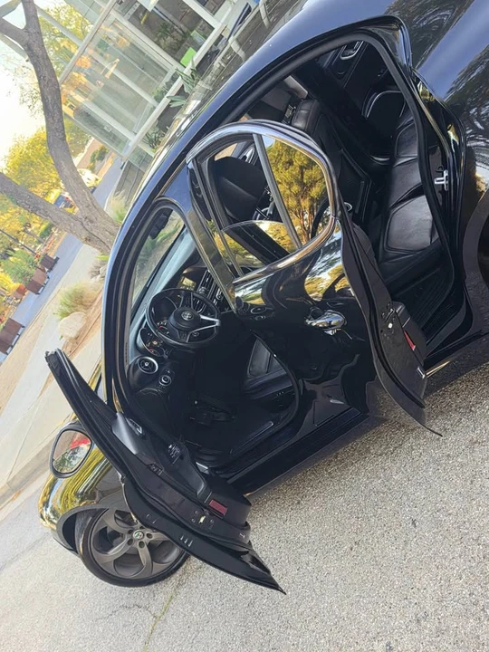 2019 Alfa Romeo Giulia - Image 10 of 19