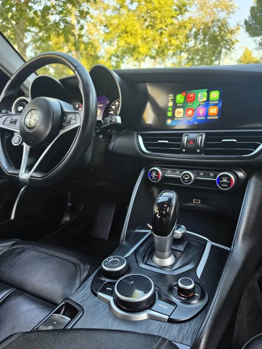 2019 Alfa Romeo Giulia - Image 10 of 19