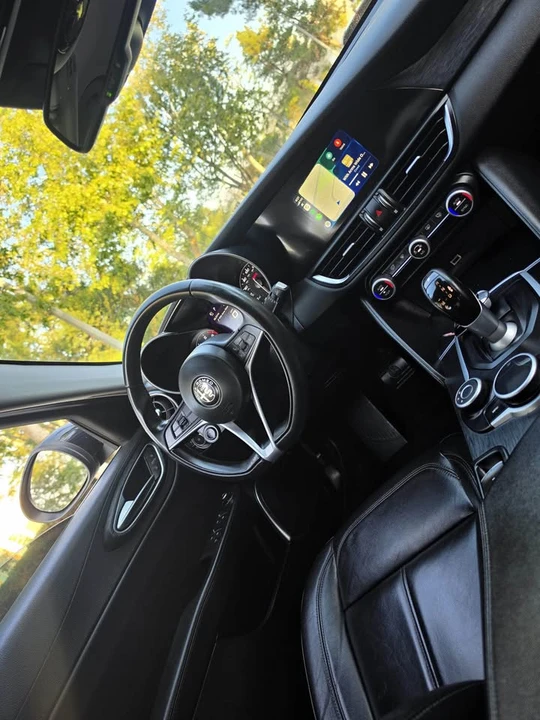 2019 Alfa Romeo Giulia - Image 15 of 19