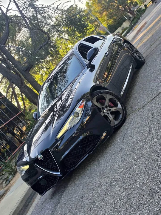 2019 Alfa Romeo Giulia - Image 4 of 19