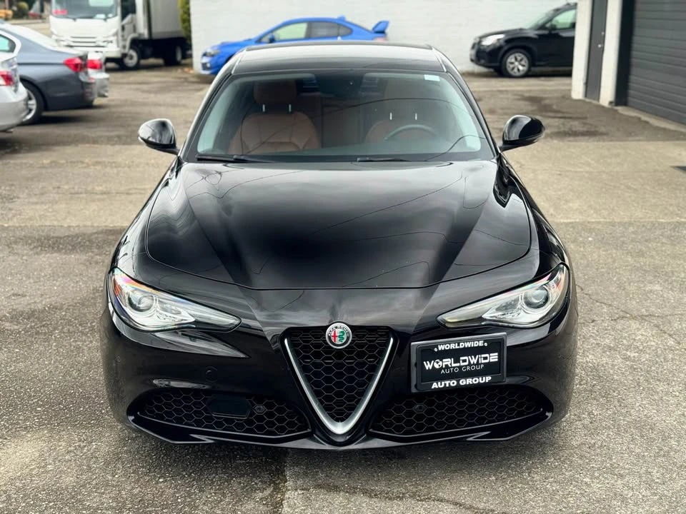 2019 Alfa Romeo Giulia - Image 10 of 20
