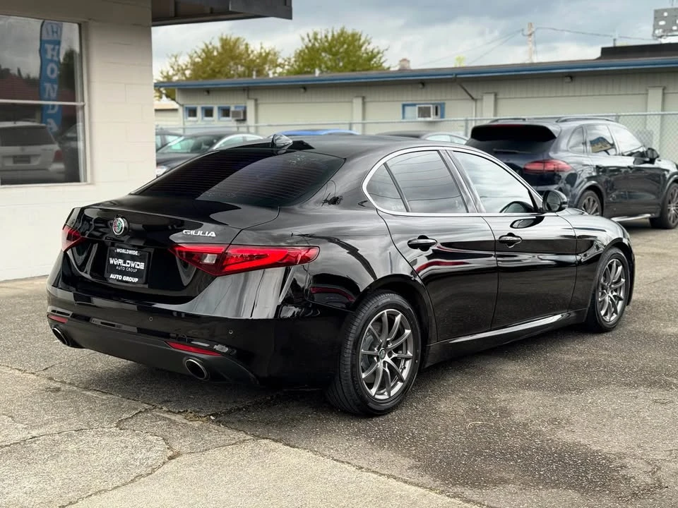 2019 Alfa Romeo Giulia - Image 7 of 20