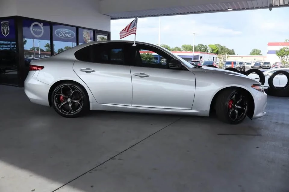 2019 Alfa Romeo Giulia - Image 3 of 14