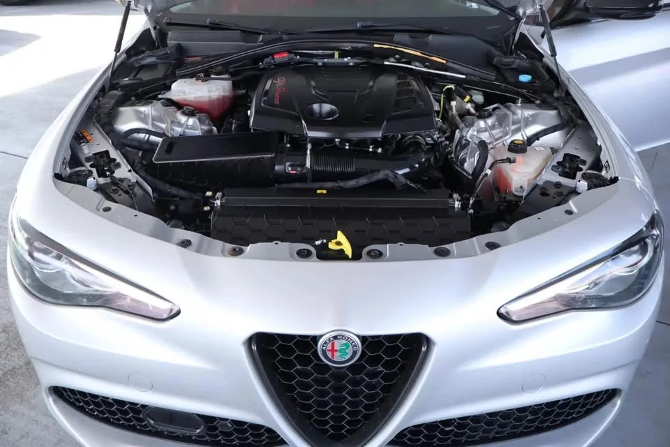 2019 Alfa Romeo Giulia - Image 13 of 14