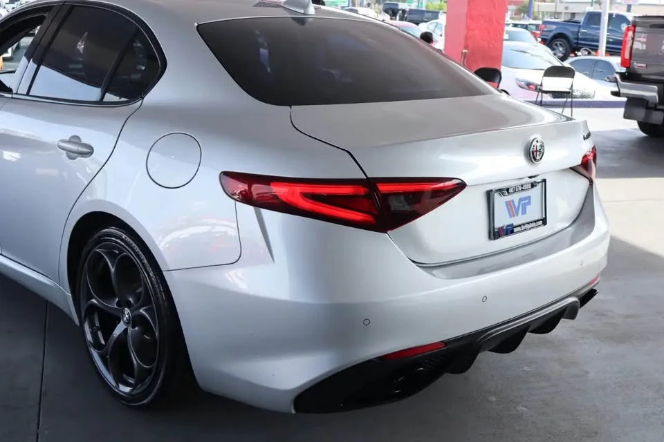 2019 Alfa Romeo Giulia - Image 5 of 14