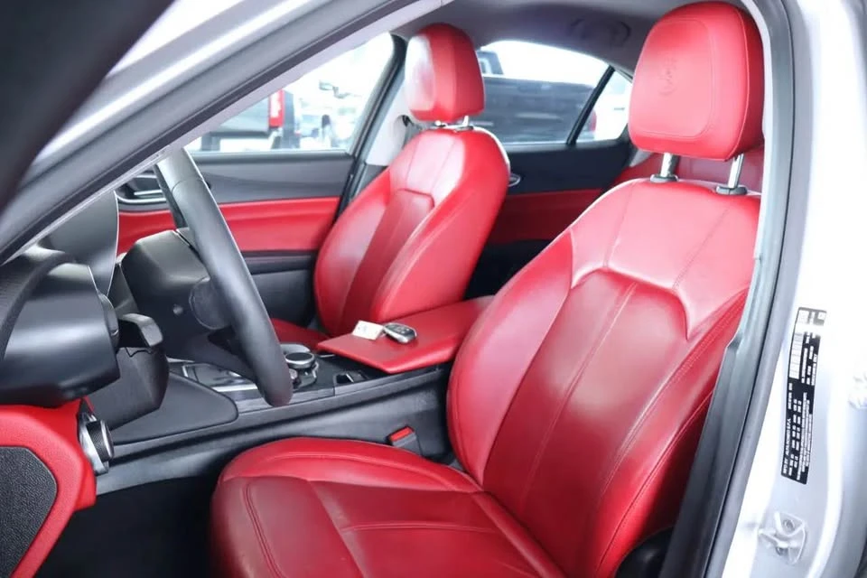 2019 Alfa Romeo Giulia - Image 8 of 14