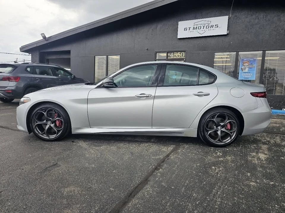 2019 Alfa Romeo Giulia - Image 8 of 20