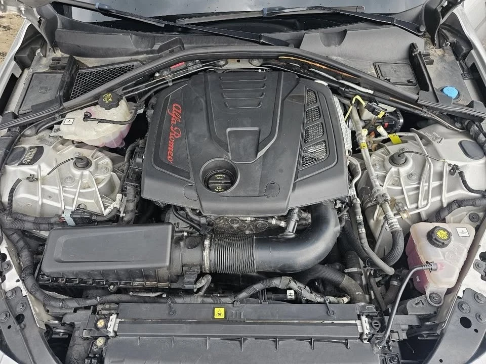 2019 Alfa Romeo Giulia - Image 11 of 20