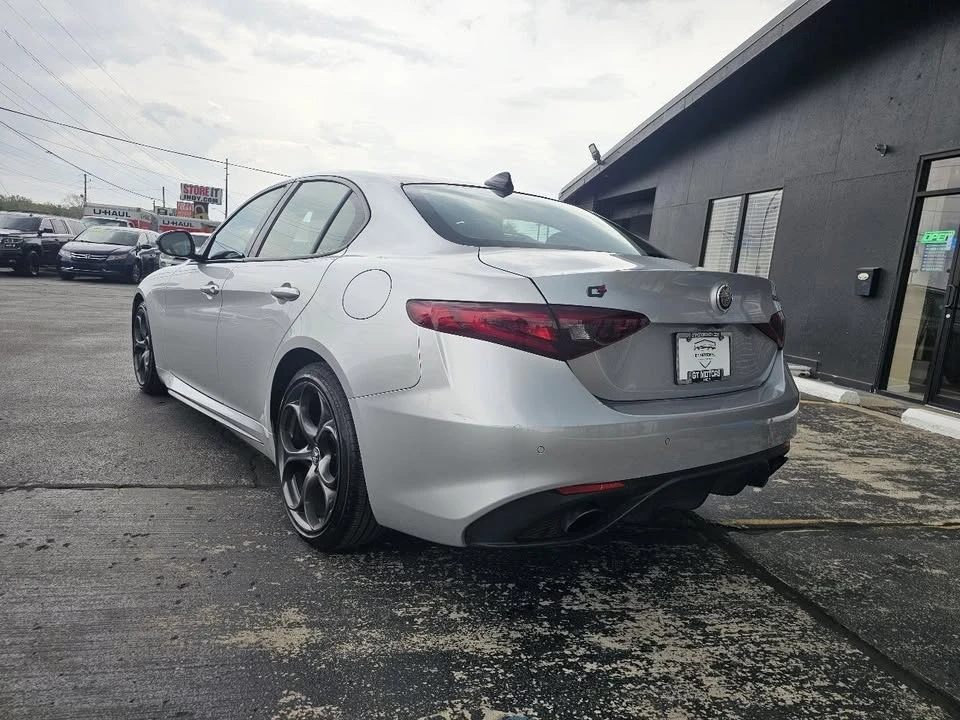 2019 Alfa Romeo Giulia - Image 7 of 20