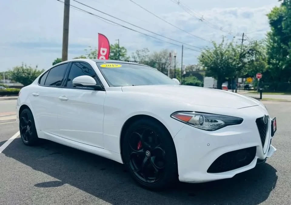 2019 Alfa Romeo Giulia - Image 6 of 19