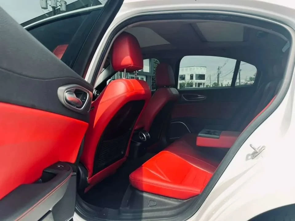 2019 Alfa Romeo Giulia - Image 16 of 19
