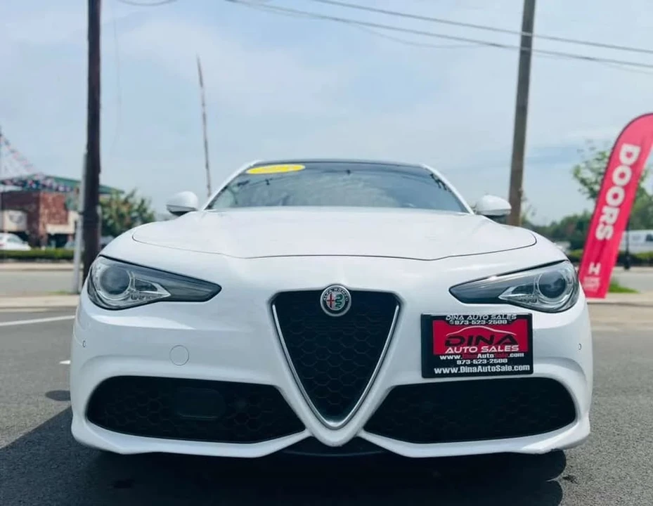 2019 Alfa Romeo Giulia - Image 4 of 19