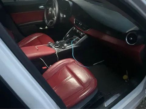 2019 Alfa Romeo Giulia - Image 4 of 4