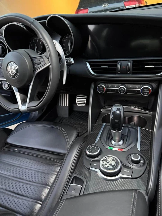 2019 Alfa Romeo Giulia - Image 7 of 10