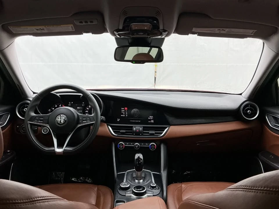 2019 Alfa Romeo Giulia - Image 11 of 20