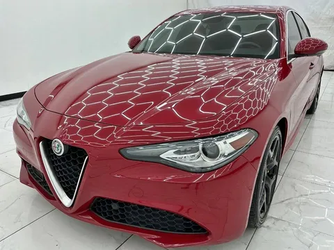2019 Alfa Romeo Giulia 2.0 I4 RWD