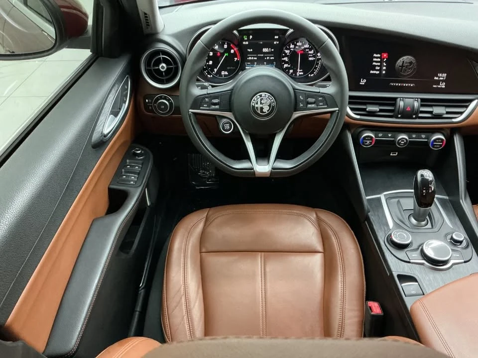 2019 Alfa Romeo Giulia - Image 12 of 20