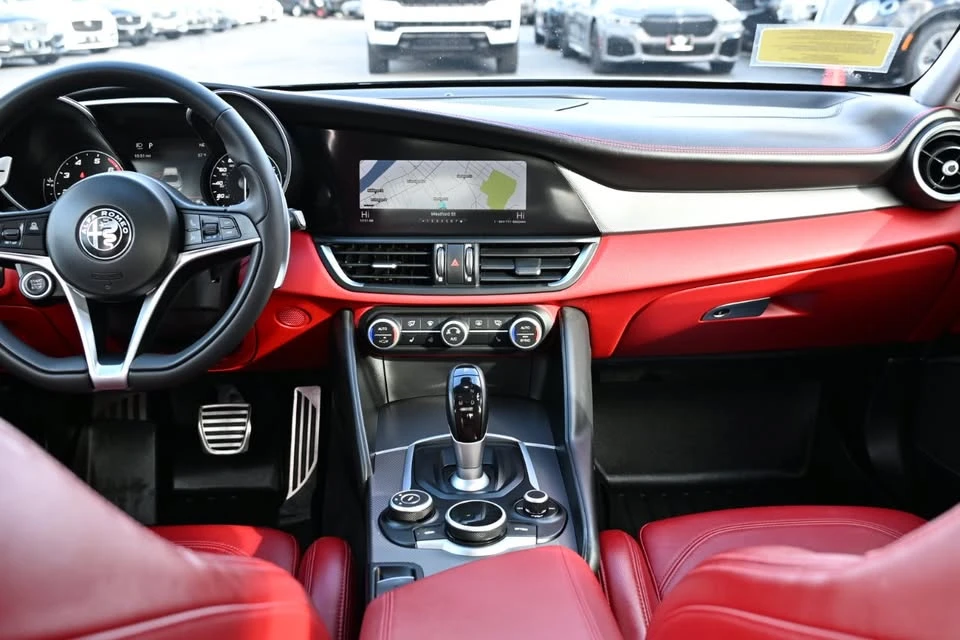 2019 Alfa Romeo Giulia - Image 9 of 11