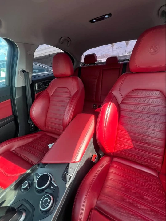 2019 Alfa Romeo Giulia - Image 5 of 5